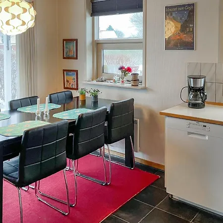 3 Bedroom Gorgeous In Сasa de vacaciones Hesselager